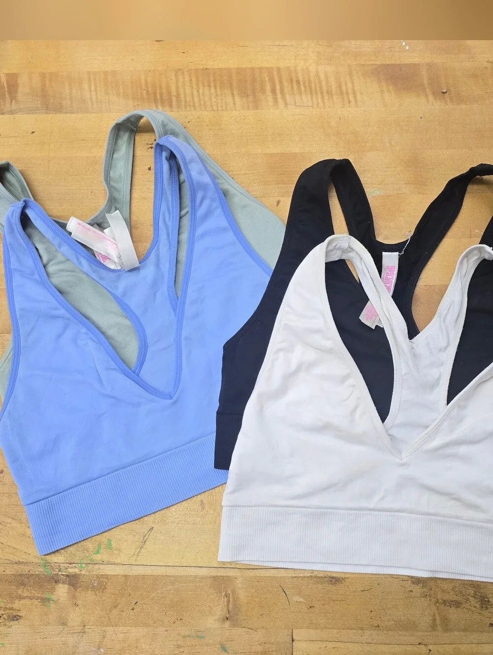 VICTORIAS SECRET 4pc Vneck Sports Bra Bundle